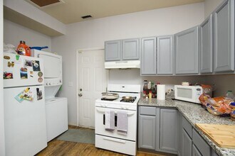 1340 W Hubbard St, Unit 3R in Chicago, IL - Building Photo - Building Photo