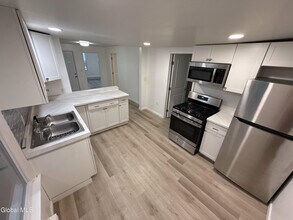 934 Broadway in Rensselaer, NY - Building Photo - Building Photo