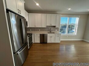 104-106-106 Warren St in Boston, MA - Building Photo - Building Photo