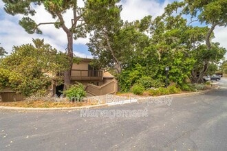 29 Montsalas Dr in Monterey, CA - Building Photo - Building Photo
