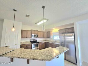 19 Flamenco St in Mary Esther, FL - Building Photo - Building Photo