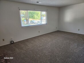 7338 Corsica Ct in Rohnert Park, CA - Building Photo - Building Photo