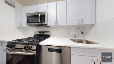 96 5th Ave in New York, NY - Building Photo - Building Photo