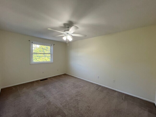 9153 Ellie Dr in Philadelphia, PA - Building Photo - Building Photo