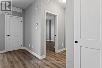 5002 King St in Lincoln, ON - Building Photo - Building Photo