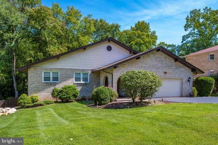 13609 Creekside Dr in Silver Spring, MD - Building Photo