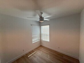 4960 Rockford Dr in San Diego, CA - Building Photo - Building Photo