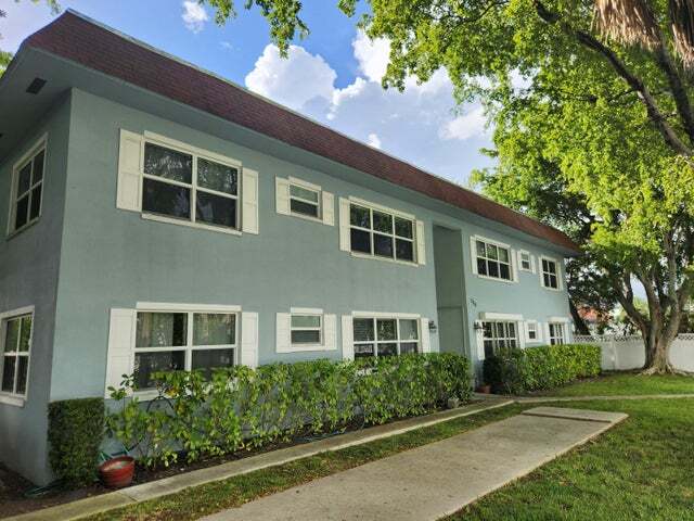 280 S Cypress Rd, Unit 280 S Cypress Rd #302 in Pompano Beach, FL - Foto de edificio