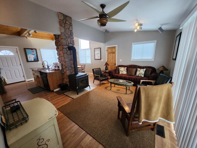 1201 2nd St in Boyne City, MI - Building Photo - Building Photo
