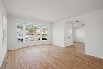 13218 Lake St in Los Angeles, CA - Building Photo - Building Photo