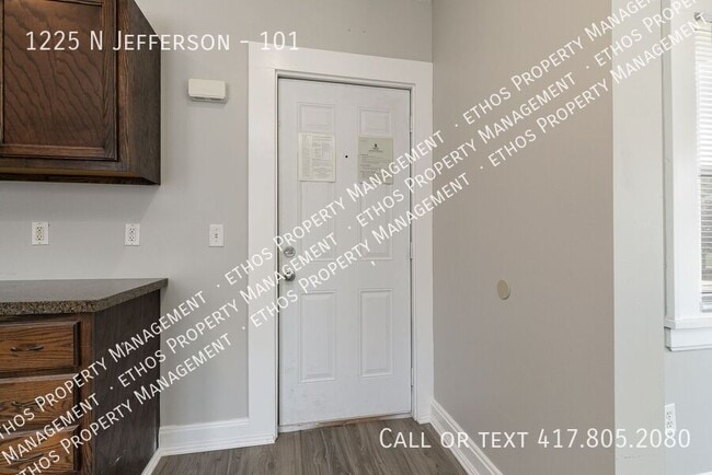 1225 N Jefferson Ave in Springfield, MO - Building Photo - Building Photo