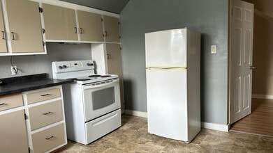 1728 High St, Unit 1/2 in Fort Wayne, IN - Foto de edificio - Building Photo