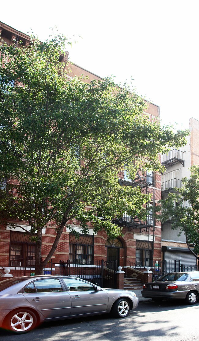 229 23rd St in Brooklyn, NY - Foto de edificio - Building Photo