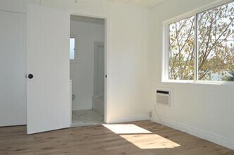 2681 Pomeroy Ave in Los Angeles, CA - Foto de edificio - Building Photo