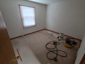 1906 Beach Rd in McHenry, IL - Building Photo - Building Photo