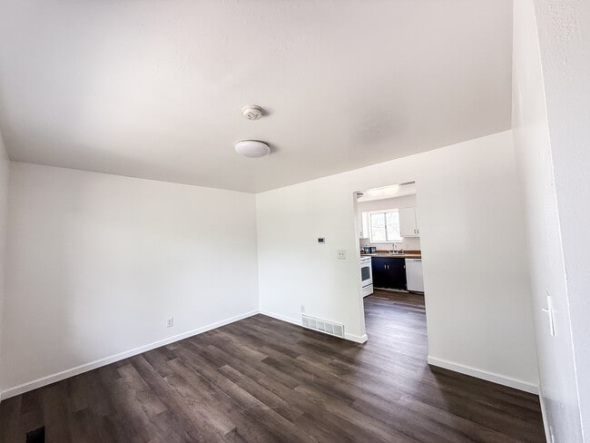 1038 Cedar Ridge Rd in Sandy, UT - Building Photo - Building Photo