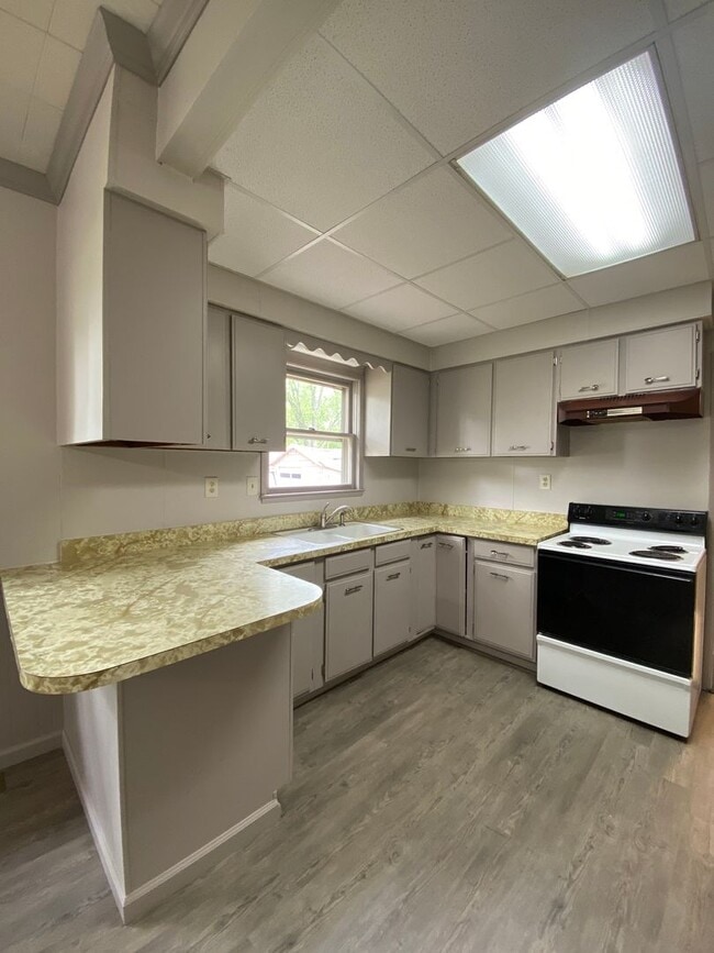 1127 Maple Row in Elkhart, IN - Building Photo - Building Photo