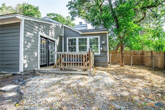 503 E 12th Ave in Belton, TX - Foto de edificio - Building Photo
