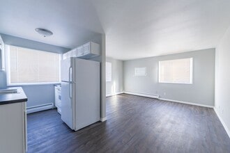 1708 Glenwood Ave in Minneapolis, MN - Building Photo - Interior Photo