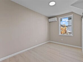 265 California Ave, Unit 265 in Providence, RI - Foto de edificio - Building Photo