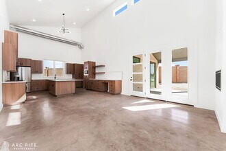 2303 Toledo Ave in Lubbock, TX - Building Photo - Building Photo