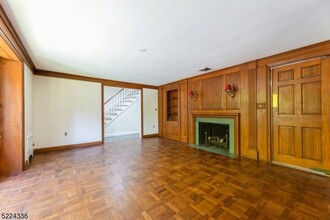 7 Norcroft Rd in Essex Fells, NJ - Building Photo - Building Photo