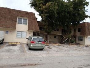 3801 SW 59 Terr Davie, FL 33314 in Fort Lauderdale, FL - Building Photo - Building Photo