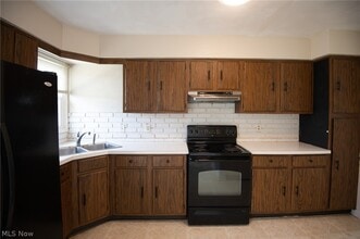 3945 S Schenley Ave in Youngstown, OH - Building Photo - Building Photo