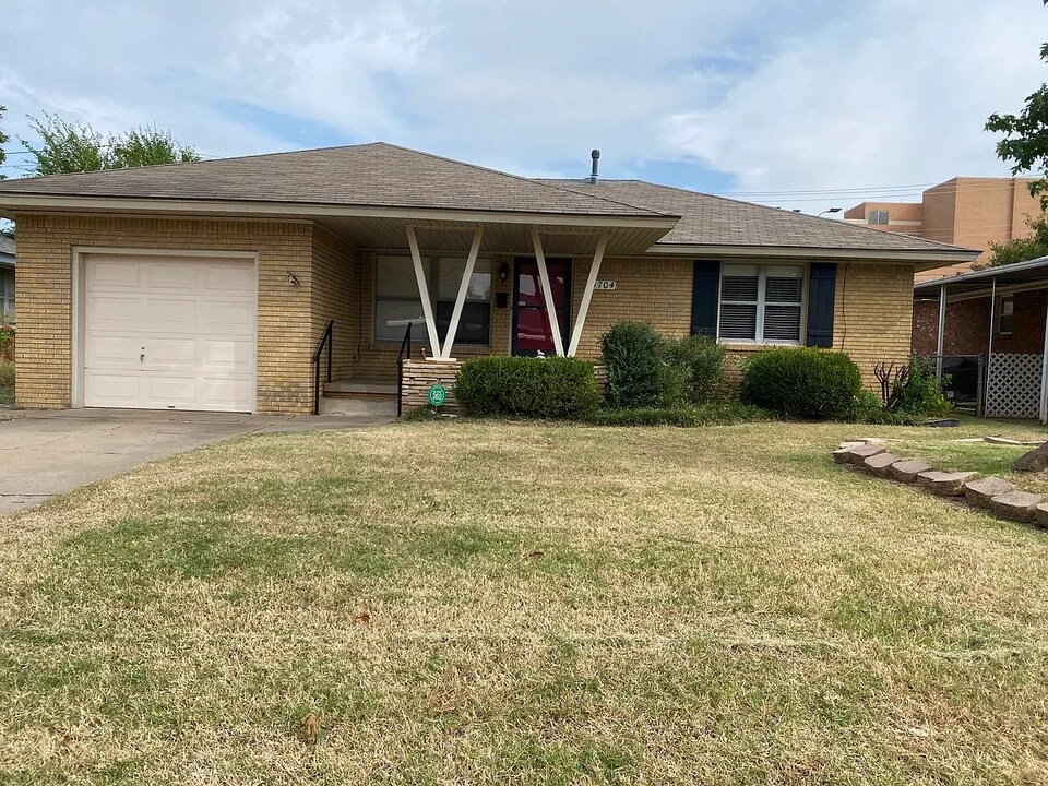 5704 N Roff Ave in Oklahoma City, OK - Building Photo