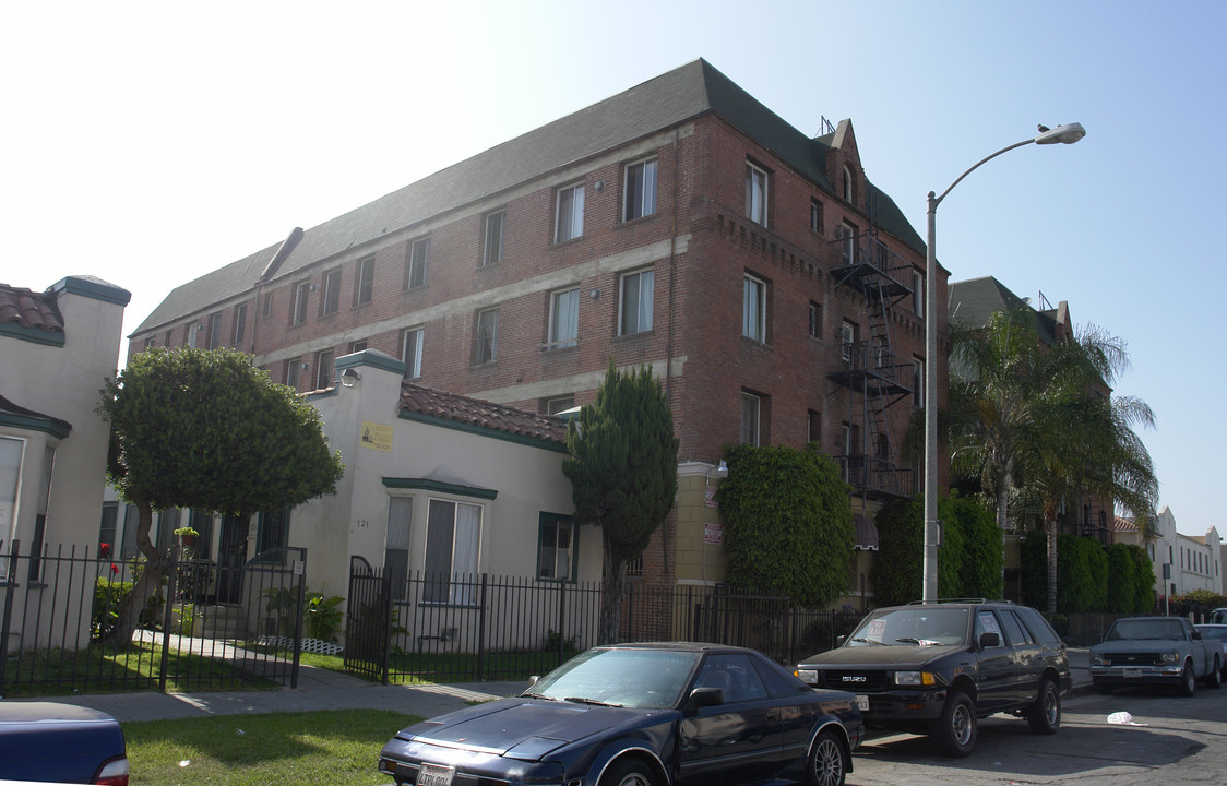 St. Andrews Apartments in Los Angeles, CA - Building Photo