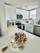 5145 5th Ave S, Unit Studio in St. Petersburg, FL - Building Photo - Building Photo