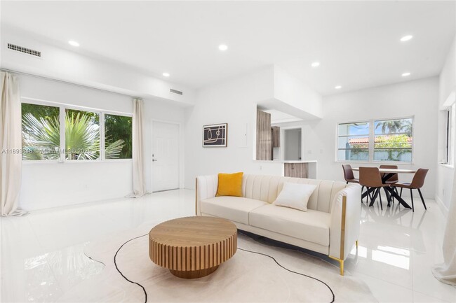 property at 1581 Normandy Dr