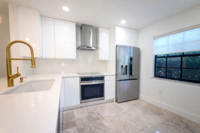 property at 576 Westree Ln