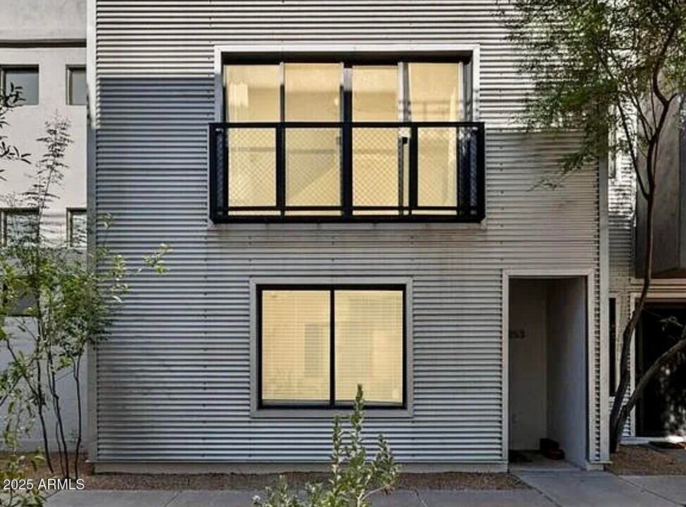 7853 N 21st Ave in Phoenix, AZ - Foto de edificio