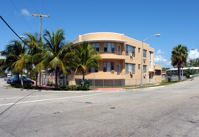 7200 Bay Dr in Miami Beach, FL - Building Photo - Building Photo