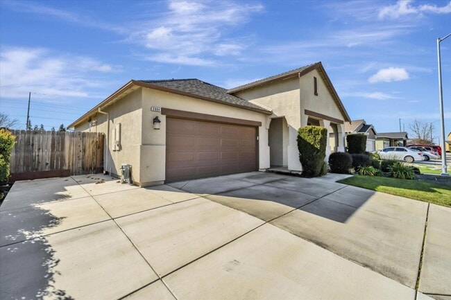 2004 Grappa St in Manteca, CA - Building Photo - Building Photo