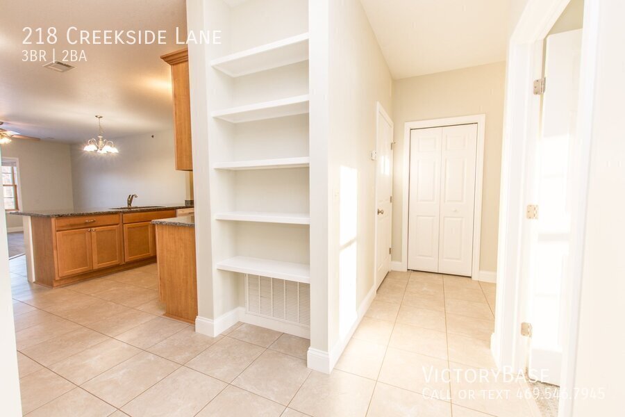 218 Creekside Ln in Sackets Harbor, NY - Building Photo
