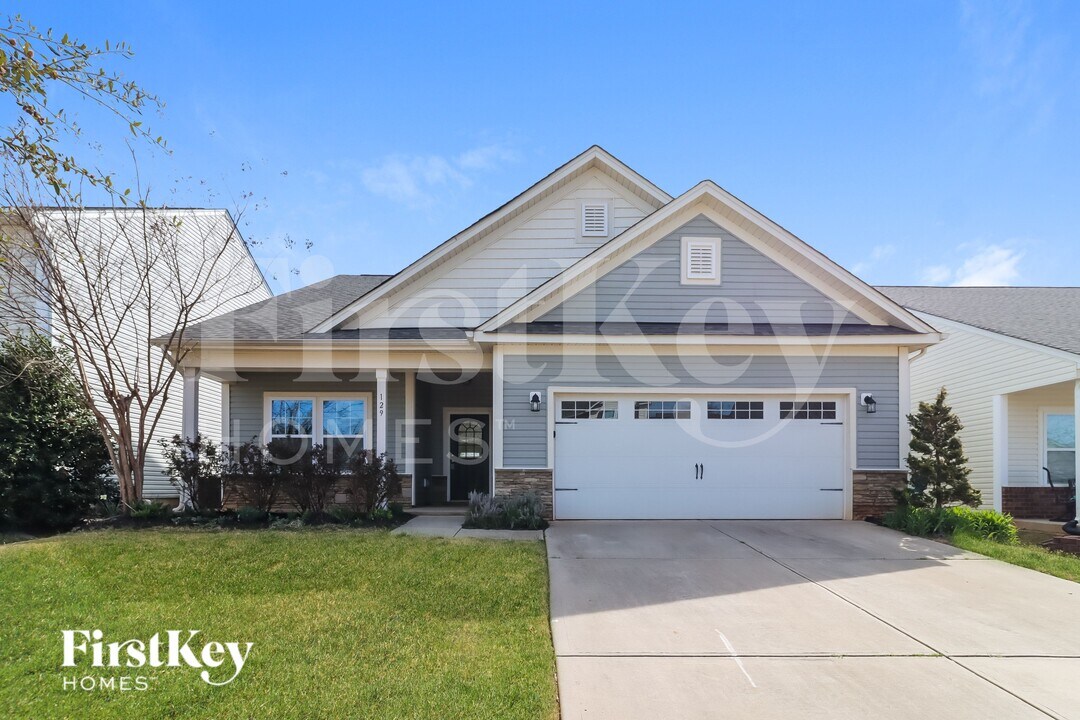 129 Fesperman Cir in Troutman, NC - Building Photo