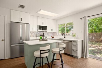 410 Woodford Dr in Cedar Park, TX - Building Photo - Building Photo