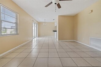 7906 George Washington Ln in Tampa, FL - Building Photo - Building Photo