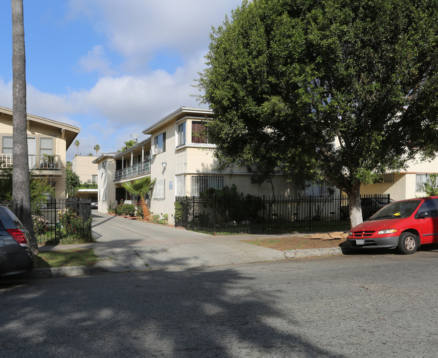 921 S Berendo St in Los Angeles, CA - Building Photo