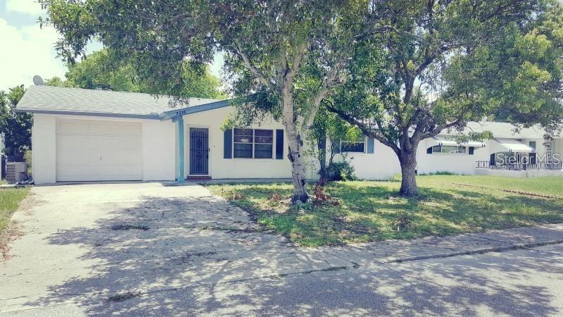 7236 Bimini Dr in Port Richey, FL - Building Photo