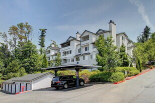 Castle Creek in Newcastle, WA - Building Photo