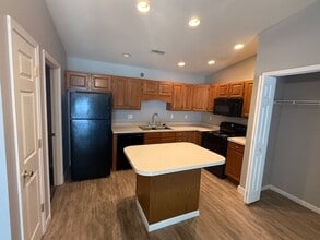 142 Goldenrod Dr-Unit -146 in Chatham, IL - Building Photo - Building Photo
