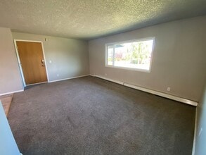 1103 Karluk St in Anchorage, AK - Building Photo - Building Photo