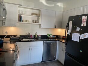 7036 Strathmore St, Unit 111 in Bethesda, MD - Building Photo - Building Photo