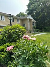 103 Sherburn Cir in Weston, MA - Building Photo - Building Photo