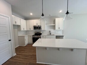 8421 Paramount Point in Winnabow, NC - Building Photo - Building Photo