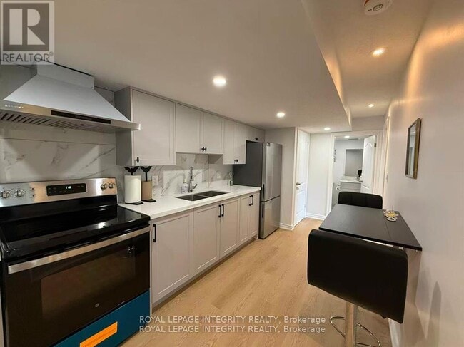 property at 926 Fletcher Cir