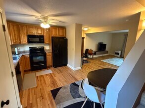 25 Apple Ln in Hollis, NH - Building Photo - Building Photo